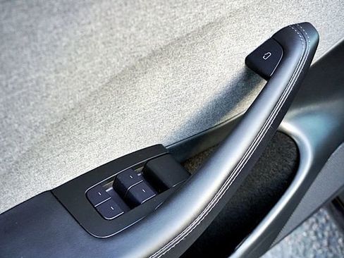 Used 2024 Tesla Model 3 Standard Range image 24