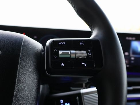 Used 2024 Hyundai Santa Fe Limited image 31