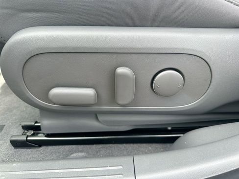 New 2025 Hyundai Ioniq 5 SE image 37