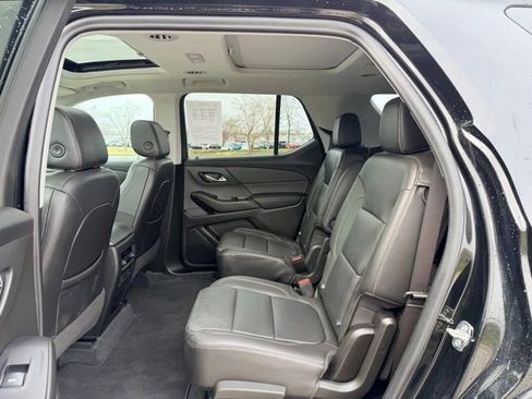 Used 2021 Chevrolet Traverse RS image 8