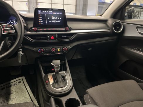 Used 2023 Kia Forte LX image 22