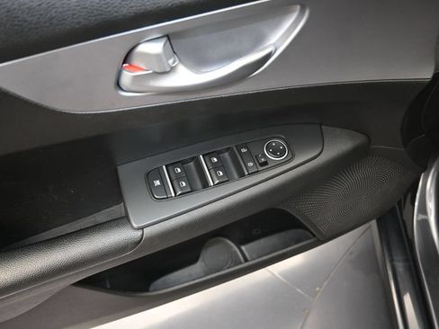Used 2023 Kia Forte LXS FWD image 11