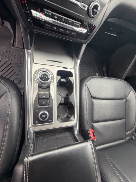 Used 2020 Ford Explorer XLT w/ Equipment Group 202A AWD/4WD image 6