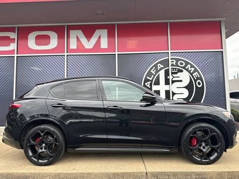 Used 2023 Alfa Romeo Stelvio Veloce AWD/4WD image 4