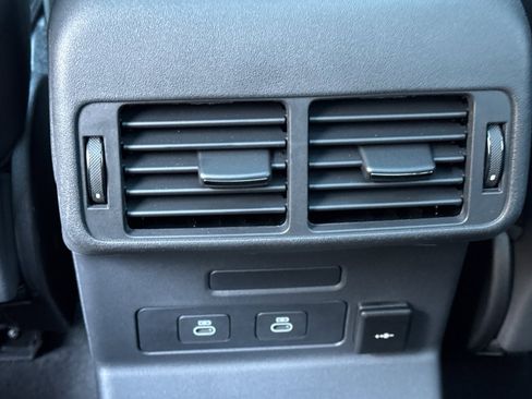 Certified 2025 Land Rover Range Rover Velar Dynamic SE image 13