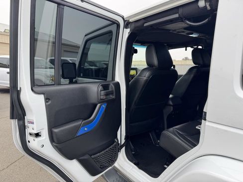 Used 2015 Jeep Wrangler Unlimited Sahara w/ Max Tow Package image 22