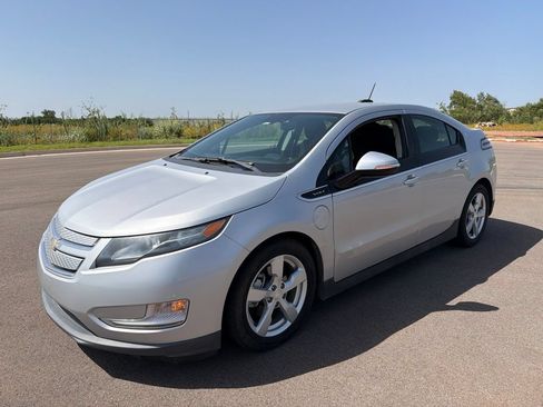 Used 2015 Chevrolet Volt FWD image 1