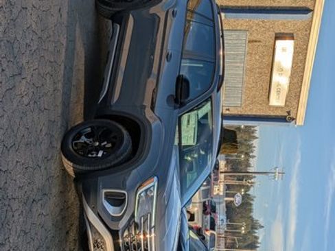 New 2026 Volkswagen Atlas Peak Edition image 5