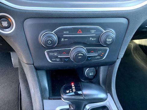 Used 2022 Dodge Charger SXT RWD image 29
