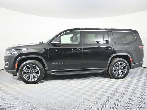 Used 2022 Jeep Wagoneer Series III image 2