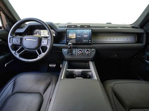 Used 2025 Land Rover Defender 130 V8 AWD/4WD image 33