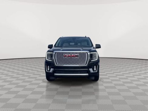 Used 2021 GMC Yukon XL Denali w/ Denali Ultimate Package image 3