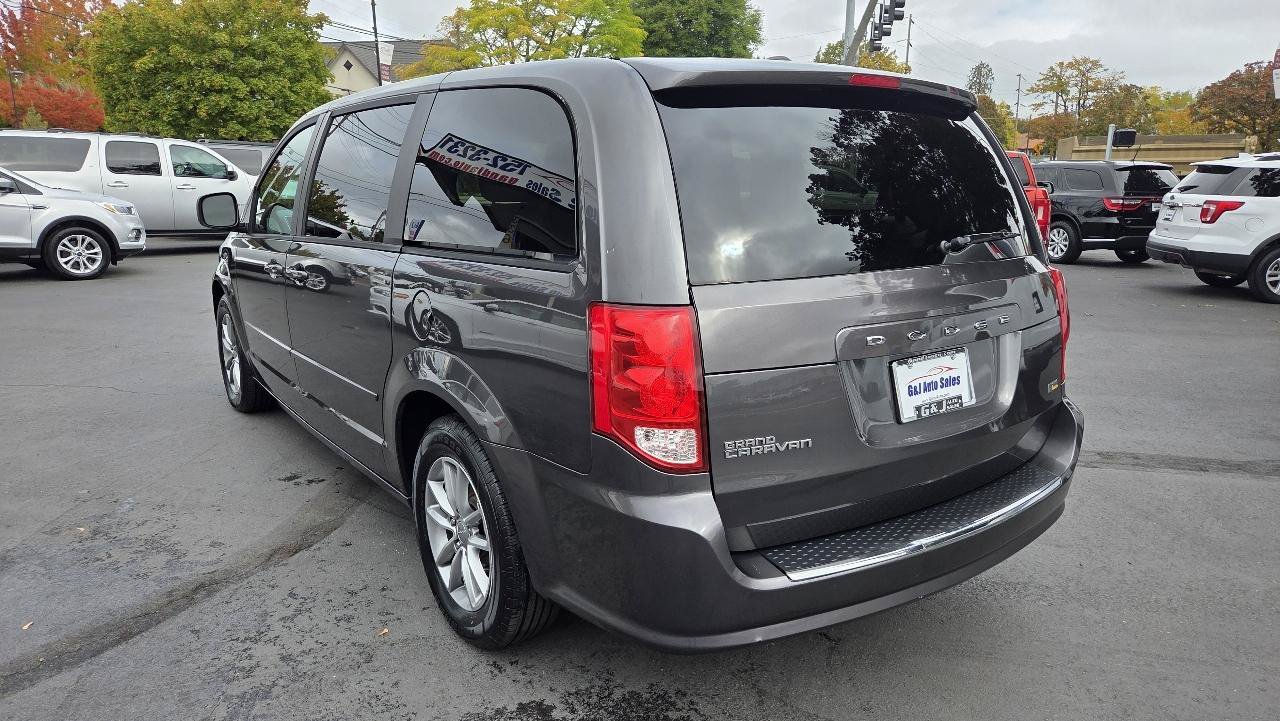 Used 2016 Dodge Grand Caravan SE FWD image 11