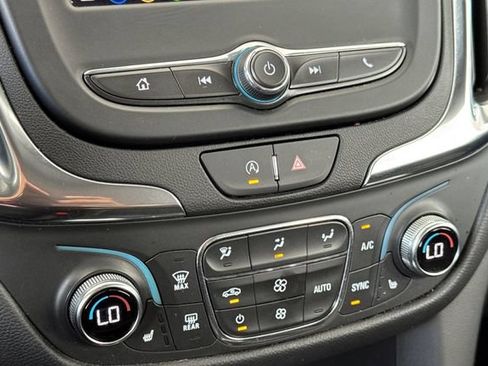 Used 2024 Chevrolet Equinox LT FWD image 31