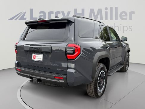 Certified 2026 Toyota 4Runner TRD Off-Road Premium AWD/4WD image 5