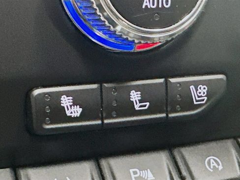 Used 2020 GMC Sierra 1500 AT4 w/ AT4 Premium Package AWD/4WD image 23