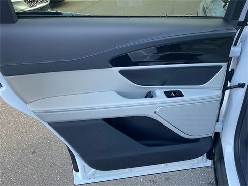 New 2026 Lincoln Nautilus Premier image 8