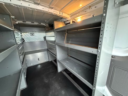 Used 2022 Ford Transit Connect XL image 32