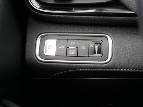 Certified 2025 Buick Enclave Preferred image 26