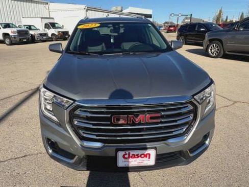 Used 2023 GMC Terrain SLT w/ Infotainment Package II FWD image 3