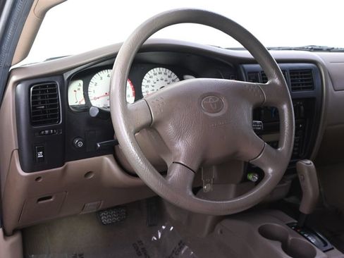 Used 2003 Toyota Tacoma PreRunner w/ SR5 Pkg RWD image 12