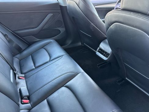 Used 2023 Tesla Model 3 Standard Range image 18
