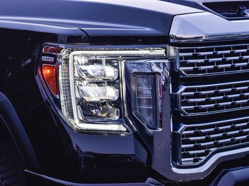 Used 2021 GMC Sierra 3500 Denali w/ Denali Ultimate Package image 8