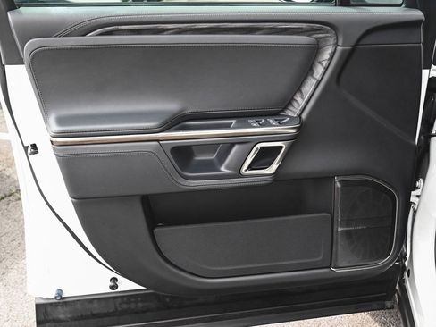 Used 2022 Rivian R1S Launch Edition image 8