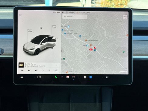 Used 2021 Tesla Model Y Long Range image 24