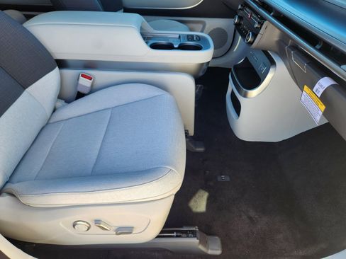 New 2026 Hyundai Ioniq 9 SE AWD/4WD image 16