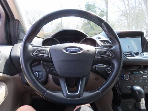 Used 2017 Ford Escape Titanium image 30