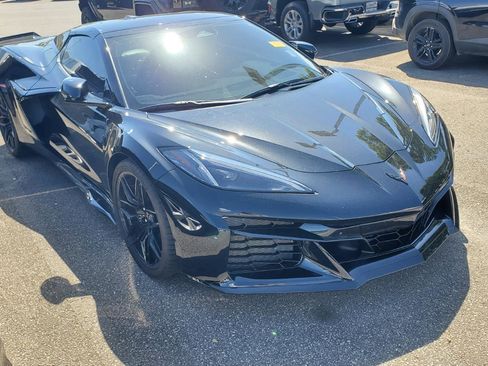 Used 2025 Chevrolet Corvette Z06 image 3