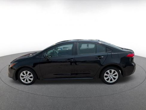 Used 2025 Toyota Corolla LE FWD image 7