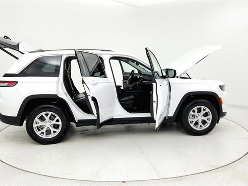 Used 2023 Jeep Grand Cherokee Limited image 34