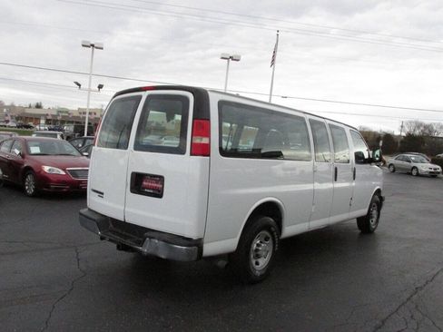 Used 2014 Chevrolet Express 2500 Extended RWD image 7