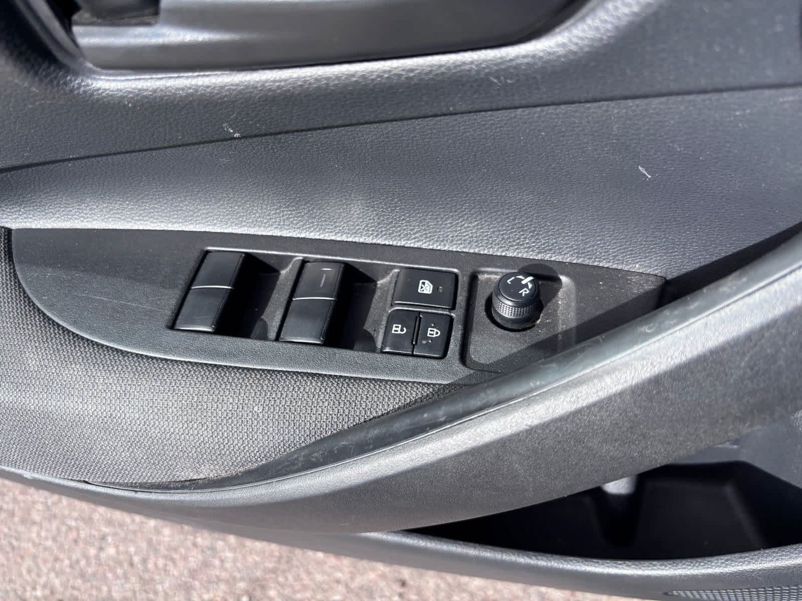 Used 2025 Toyota Corolla LE FWD image 15