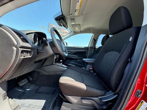 Used 2025 Mitsubishi Outlander Sport AWD image 23