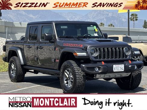Used 2026 Jeep Gladiator Mojave AWD/4WD image 1