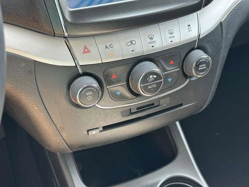 Used 2019 Dodge Journey GT w/ Driver Convenience Group image 34