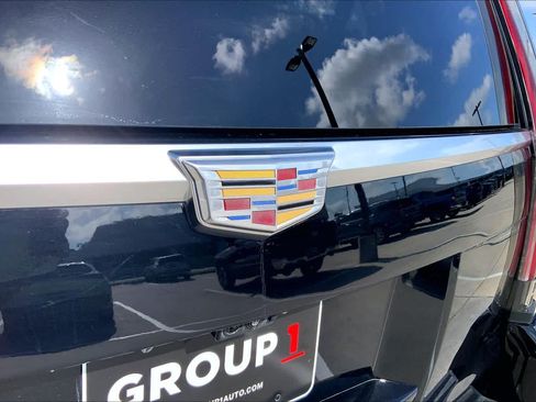 Used 2019 Cadillac Escalade Premium Luxury RWD image 31