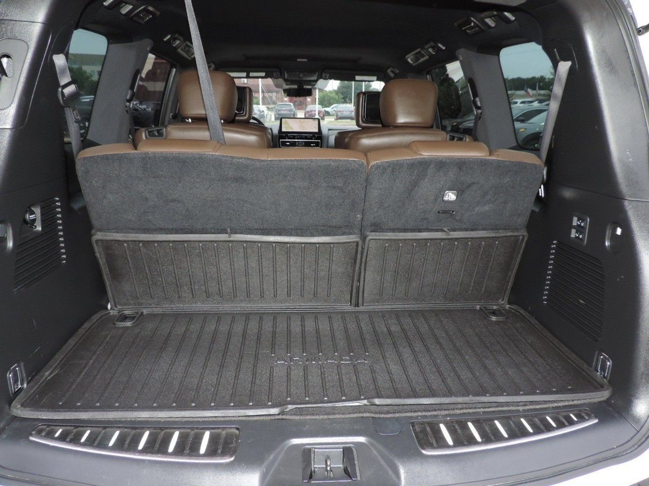 Used 2023 Nissan Armada Platinum w/ Captain's Chairs Package RWD image 24