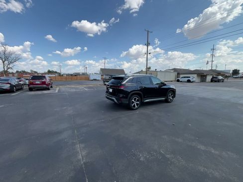 Used 2026 Volkswagen Tiguan SE AWD/4WD image 14