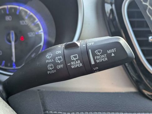 Used 2023 Chrysler Pacifica Limited w/ Uconnect Theater Family Group AWD/4WD image 28