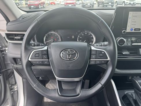 Used 2024 Toyota Highlander LE image 8