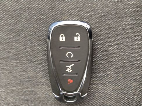 Used 2023 Chevrolet Equinox LT image 32