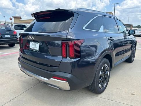Used 2025 Kia Sorento S w/ Panoramic Sunroof Package FWD image 13
