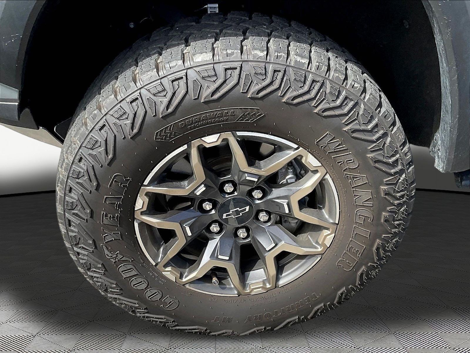 Used 2023 Chevrolet Colorado ZR2 w/ ZR2 Convenience Package III AWD/4WD image 33