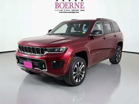 Used 2023 Jeep Grand Cherokee Overland w/ Luxury Tech Group IV image 3