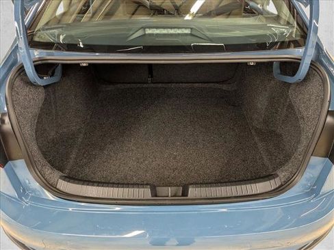 Used 2025 Volkswagen Jetta SE image 26