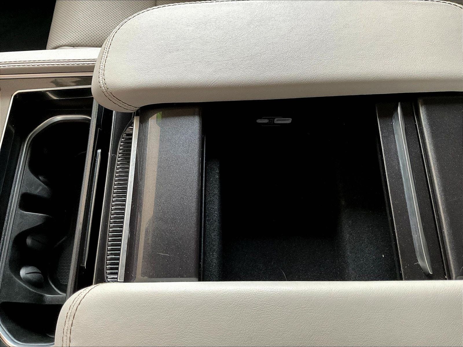 Used 2024 Jeep Wagoneer 4WD w/ Premium Group I image 16